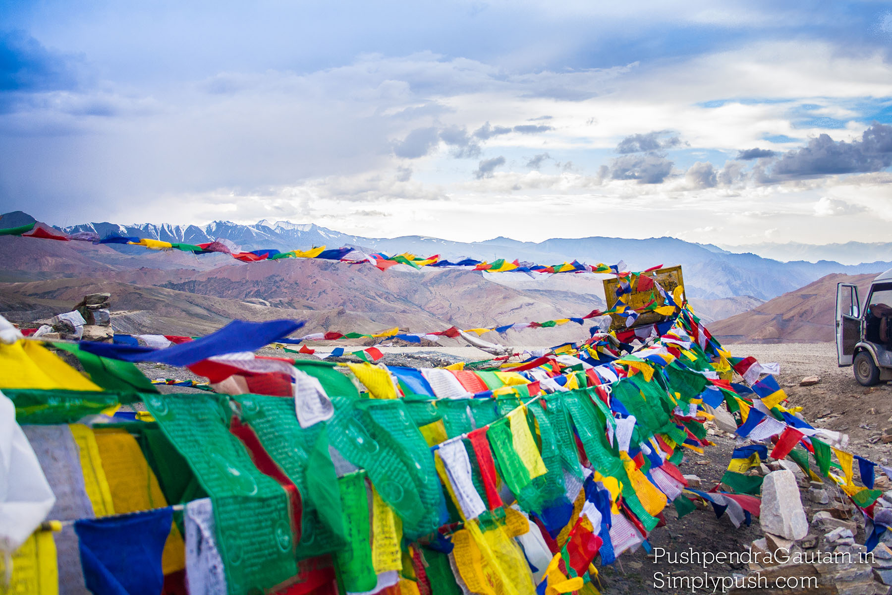 Leh-manali-road-trip-pics-manali-leh-route-plan-how-to-plan-a-trip-to-leh-manali-highway-on-bike-pushpendragautam-pics-event-photographer-india